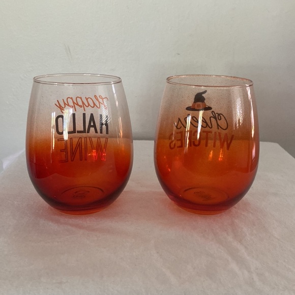Set of Two Halloween Stemless Wine Glasses - Picture 2 of 5